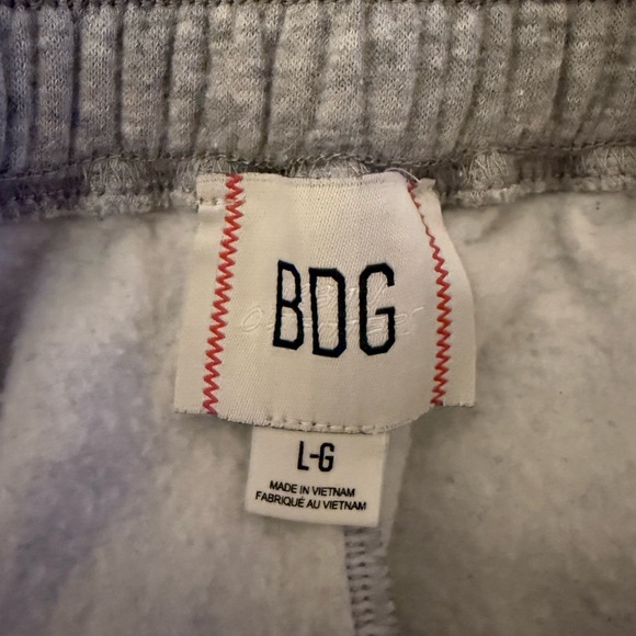 BDG Gray & Olive Utility Pocket Sweat Shorts Size L | Cozy Streetwear - Picture 8 of 10